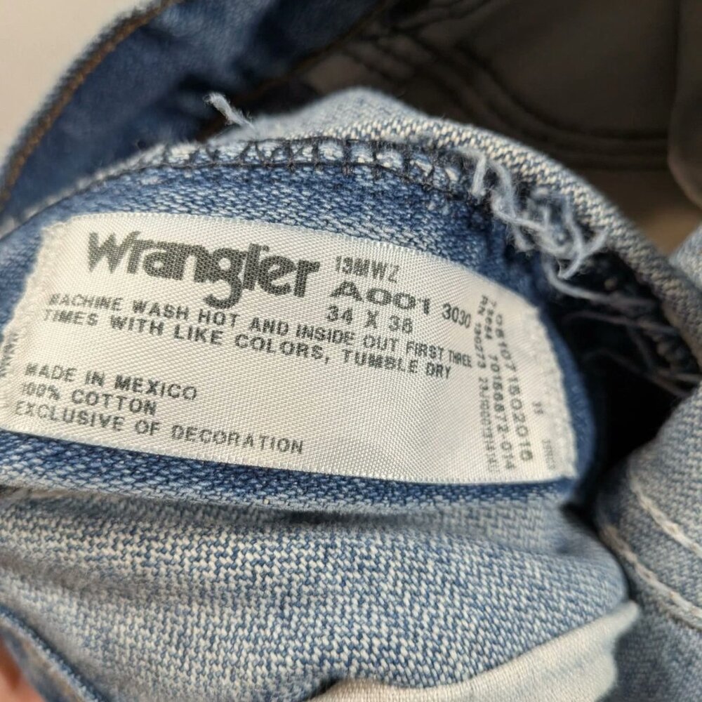 Wrangler Mens 34 x 38 Blue Denim Classic Fit Jeans Made In The USA - Picture 3 of 6